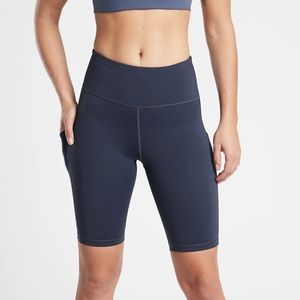 NWOT ATHLETA Ultimate Stash Pocket 9" Short